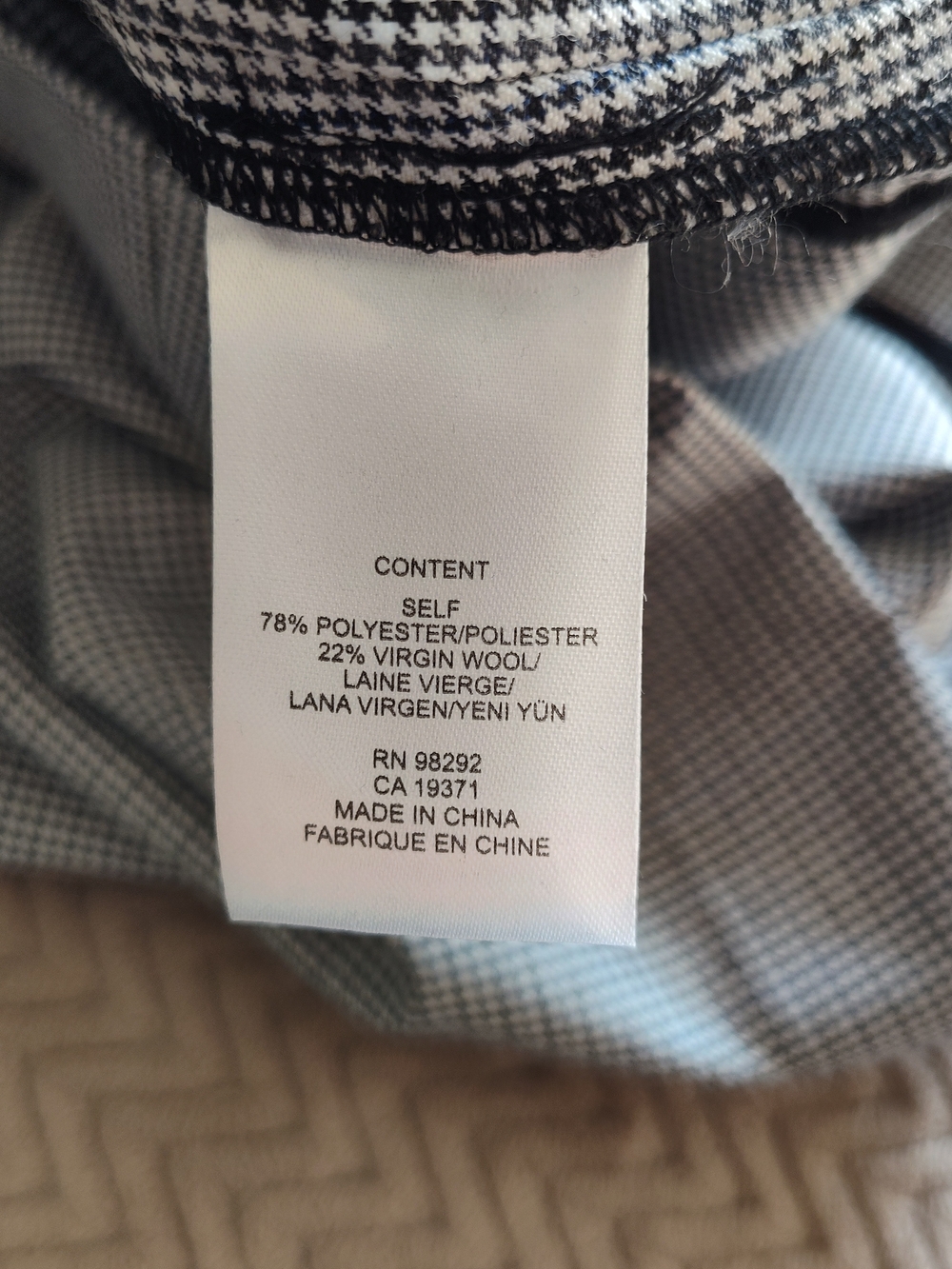 💞 Tibi Houndstooth Smocked Waist Midi Skirt In Black  Size 2 - Picture 9 of 9